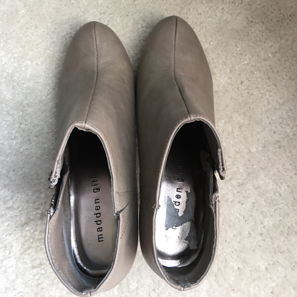 Madden girl ginger side zipper booties